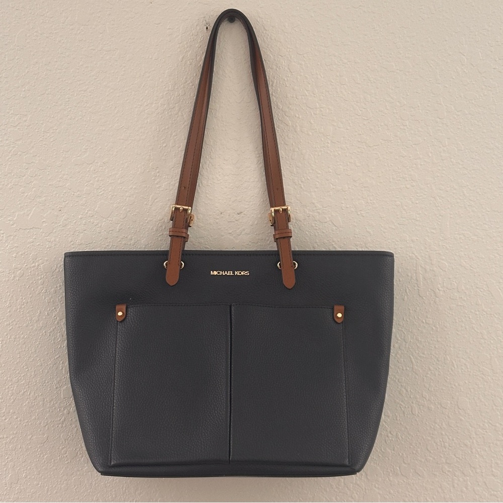 Michael Kors Jet Set Medium Pocket Tote